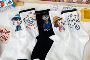 Mengenal Perbedaan Logo Rajut dan Bordir pada Kaos Kaki